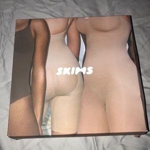 Skins - Sculpting bodysuit mid thigh - Clay - L/XL